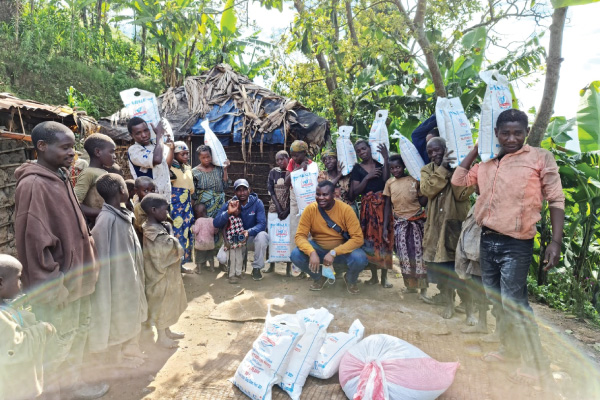 Reaching-out-Pygmies-in-Kisoro-District-Uganda-1-1