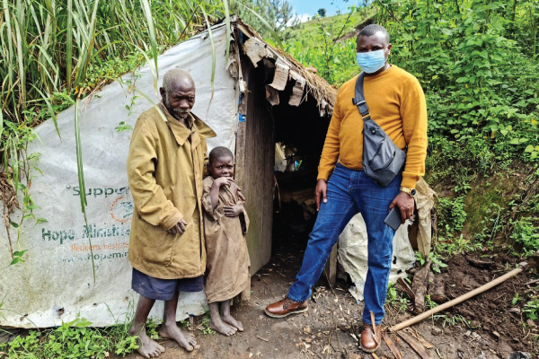 Reaching-out-Pygmies-in-Kisoro-District-Uganda-3-1